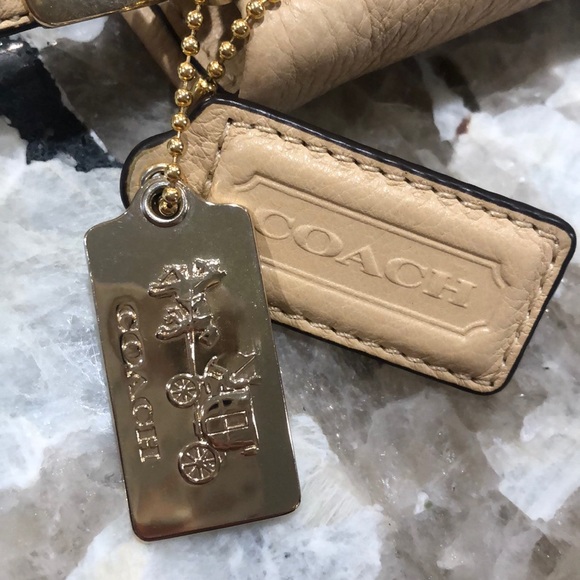 Coach purse - Picture 2 of 5